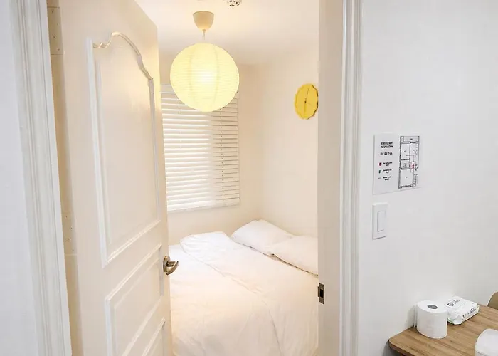 Appartement Hangang Park 2 Minutes Mangwon Market 5 Minutes Mangnidan-gil 5 Minutes Mangwon Station 10 Minutes Yg Entertainment Hongdae Hapjeong 6 People *